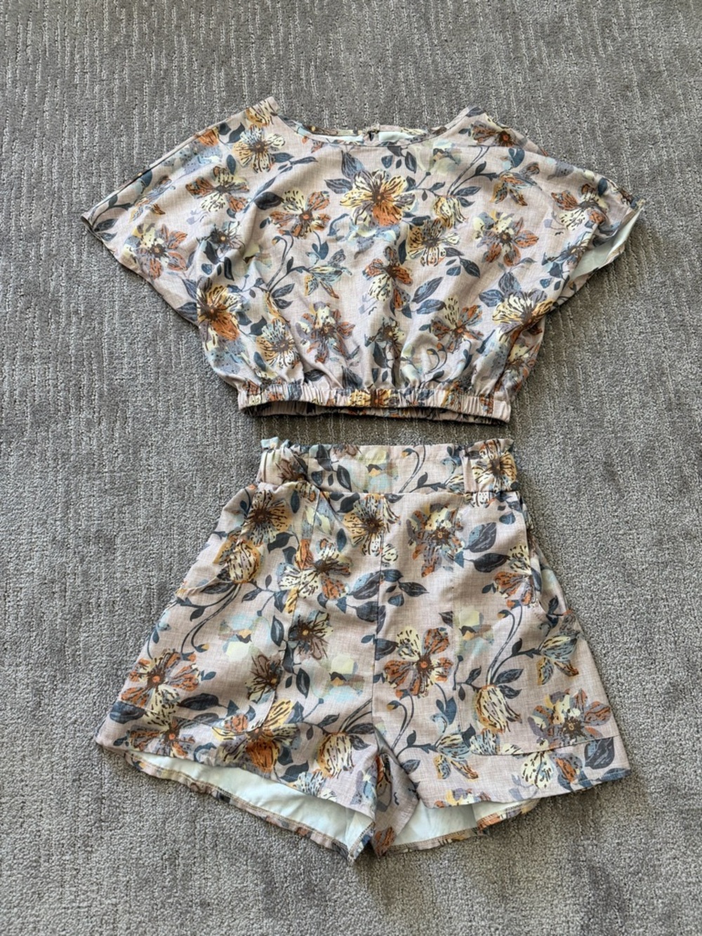 SHEIN Beige Floral Elastic-Waist Women’s Shorts
